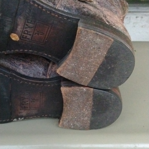 FRYE VERONICA BOOTS DISTRESSED - Picture 9 of 11